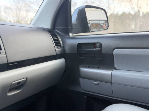 2015 Toyota Sequoia SR5