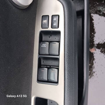 2010 Nissan Versa 1.8 SL