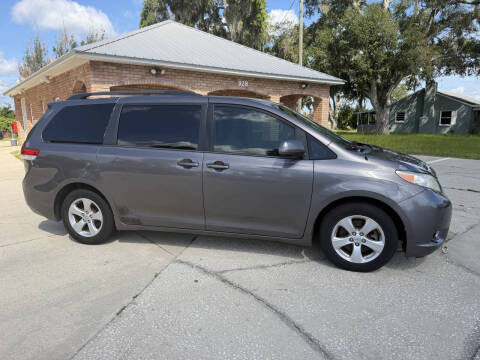 2014 Toyota Sienna LE 7-Passenger Auto Access Seat