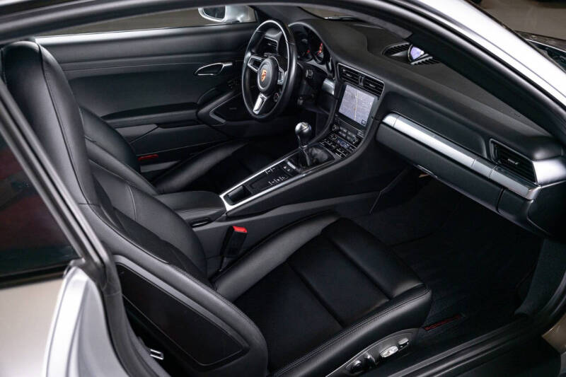 2019 Porsche 911 Carrera S