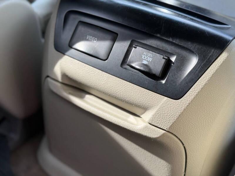 2015 Toyota Sienna XLE Premium 8-Passenger