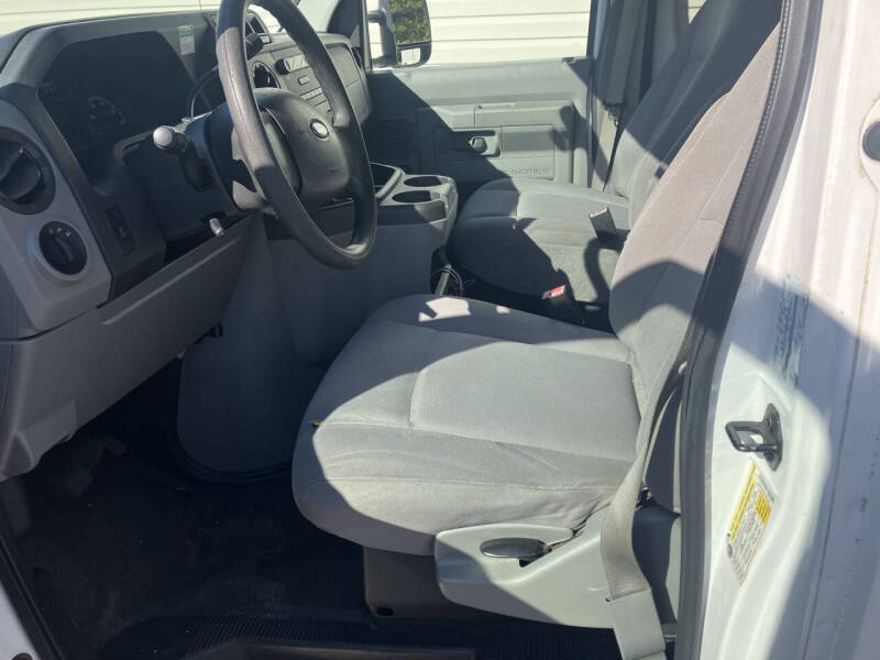 2009 Ford E-Series E-350 SD