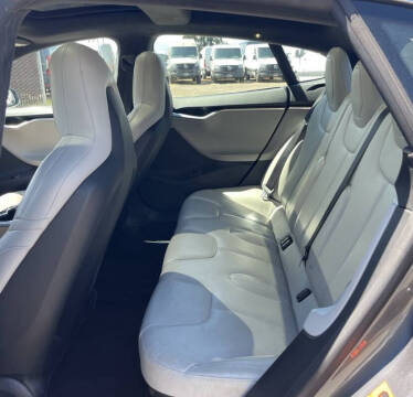 2015 Tesla Model S 70D