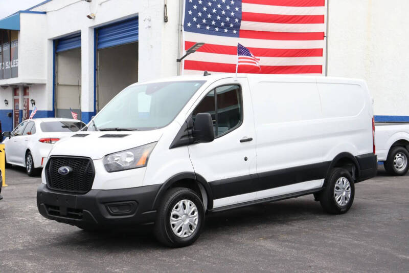 2021 Ford Transit Van Base's photo