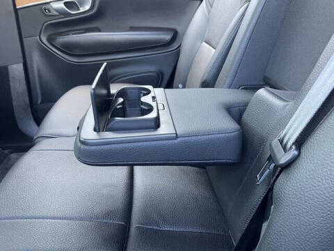 2024 Volvo XC90 Recharge T8 Plus Bright Theme 7P