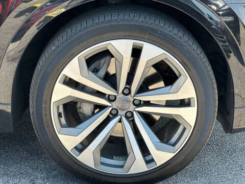 2019 Audi Q8 quattro Prestige 55 TFSI