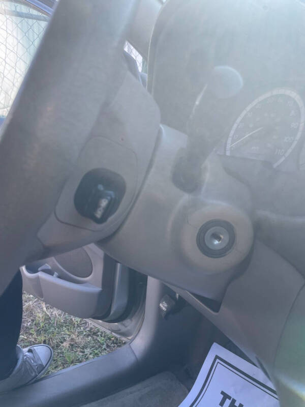 2005 Toyota Sienna LE 8 Passenger