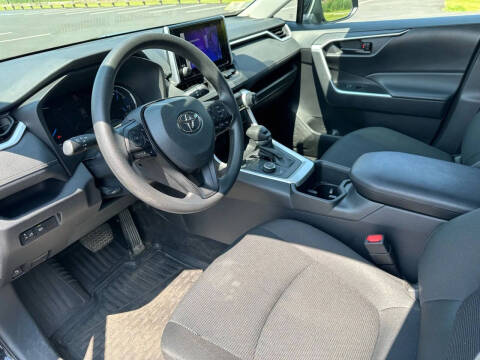 2024 Toyota RAV4 Hybrid LE