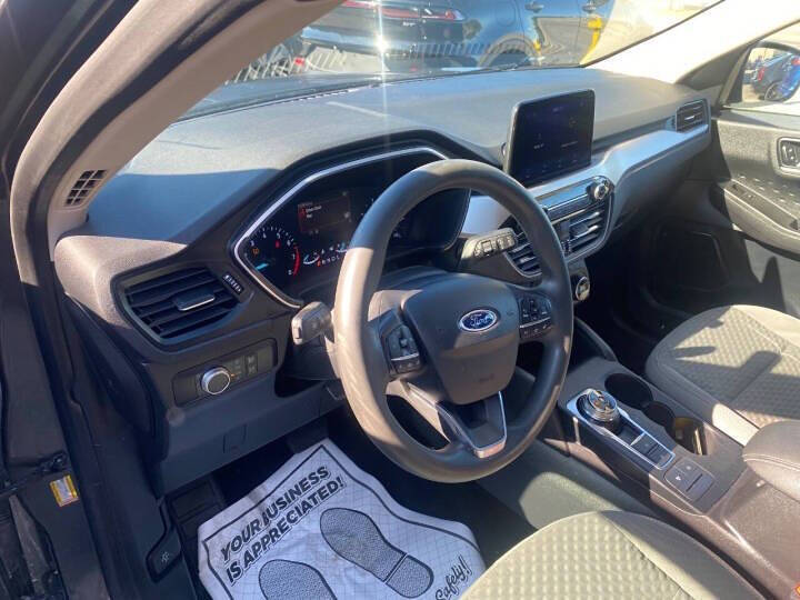 2020 Ford Escape SE