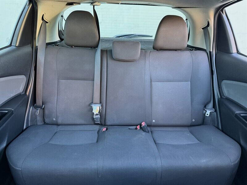 2016 Toyota Yaris 5-Door SE