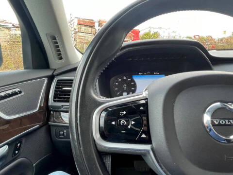2019 Volvo XC90 T6 Momentum