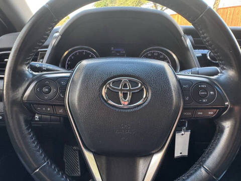 2020 Toyota Camry SE