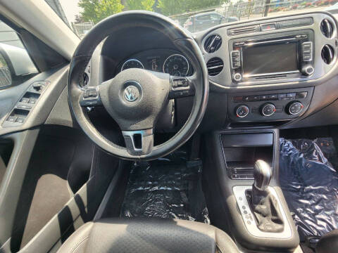 2015 Volkswagen Tiguan SE
