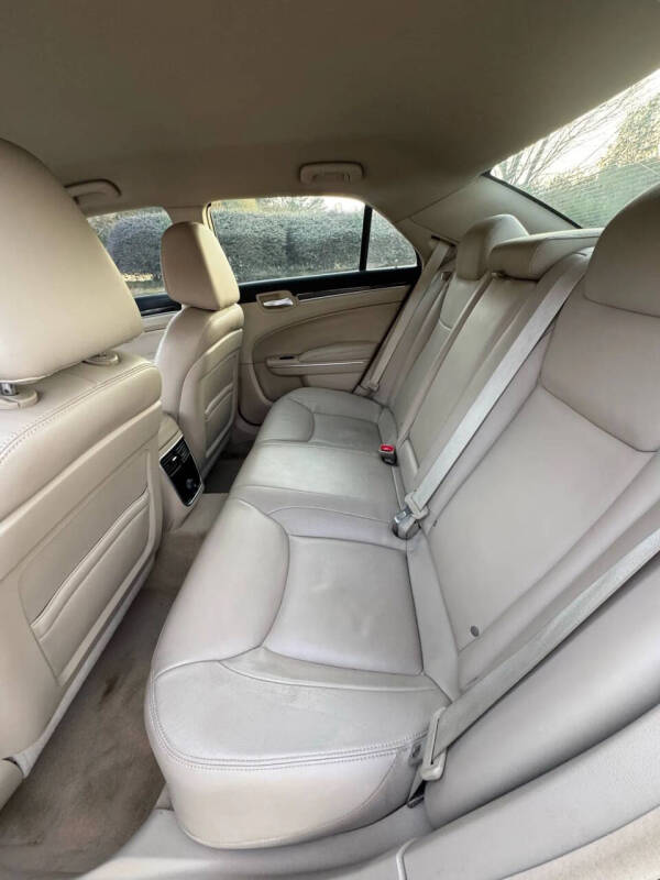 2012 Chrysler 300 Limited