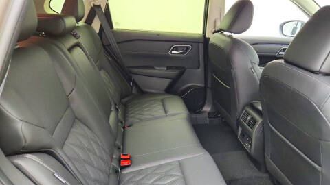 2025 Nissan Rogue Platinum
