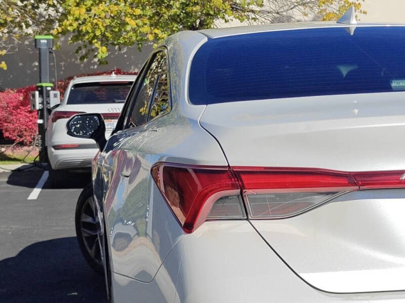 2020 Toyota Avalon XLE