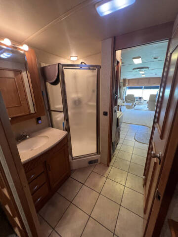 2007 Winnebago Adventurer