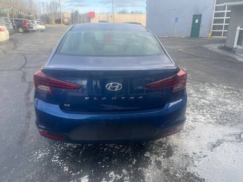 2019 Hyundai Elantra SE