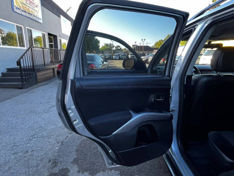 2010 Mitsubishi Outlander XLS
