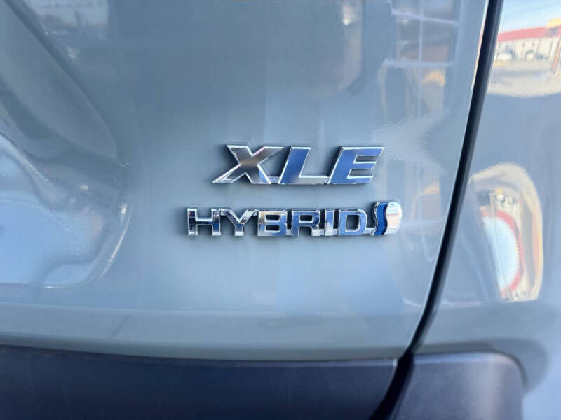 2021 Toyota RAV4 Hybrid XLE