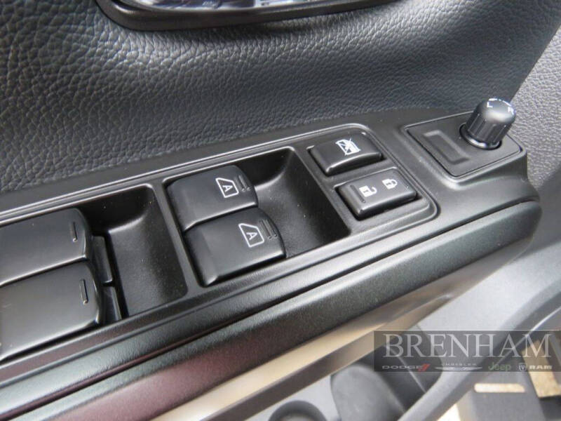 2023 Nissan Titan SV