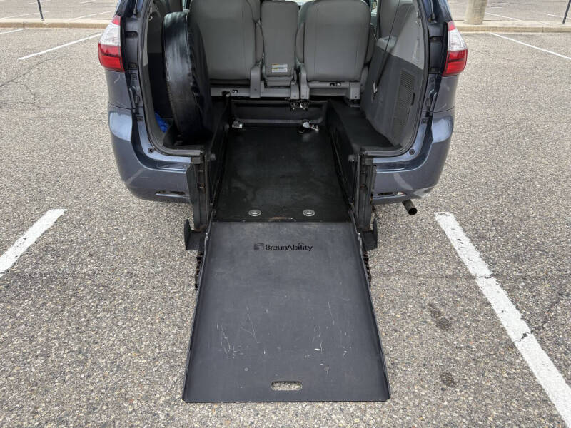 2017 Toyota Sienna L 7-Passenger