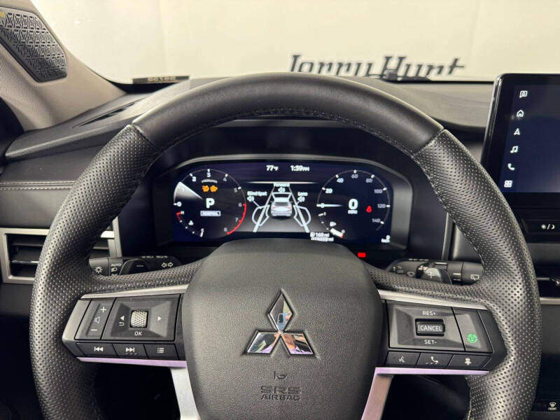 2025 Mitsubishi Outlander SE