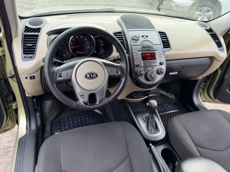 2011 Kia Soul +
