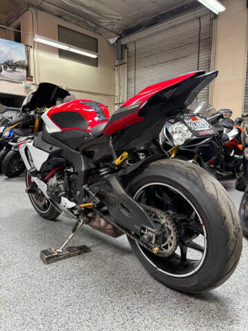 2015 Yamaha YZF-R1