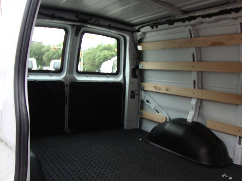 2025 Chevrolet Express 2500