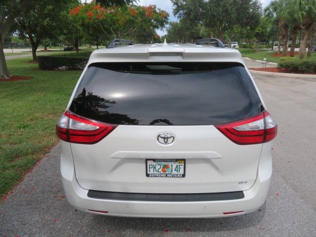 2018 Toyota Sienna XLE Premium 8-Passenger