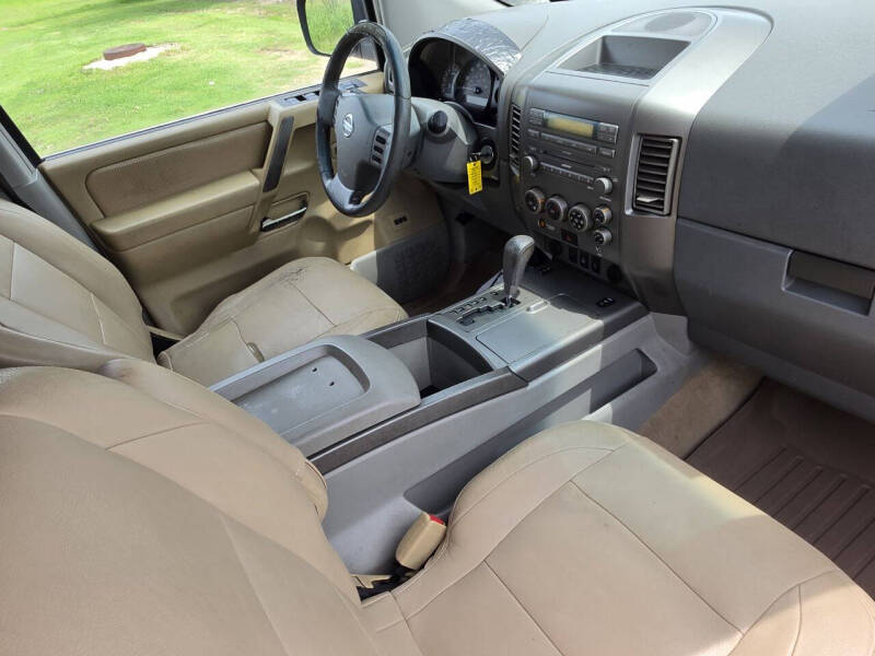2004 Nissan Armada SE