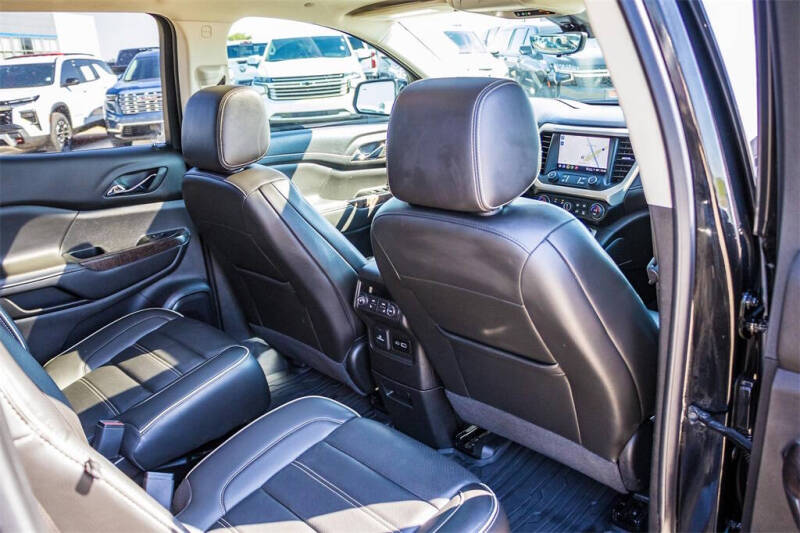 2023 GMC Acadia Denali