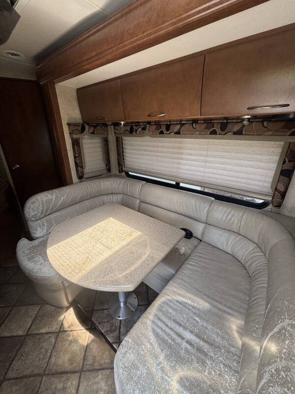 2014 Thor Motor Coach Citation 24sa