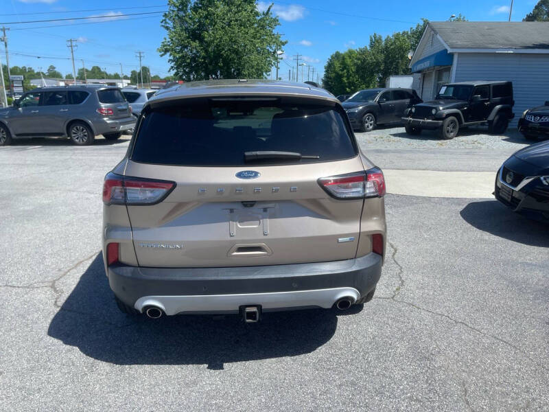 2020 Ford Escape Titanium