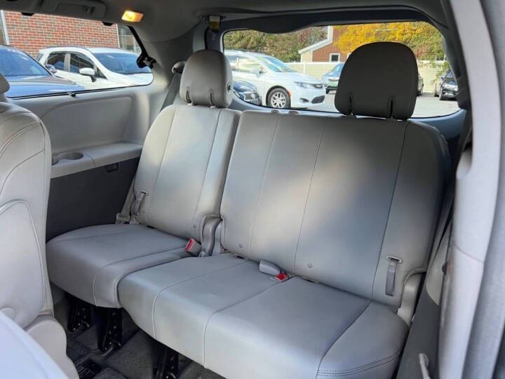 2015 Toyota Sienna XLE 7-Passenger