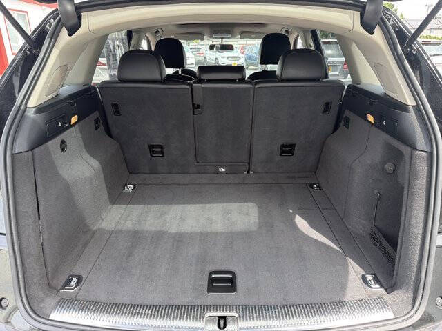 2011 Audi Q5 2.0T quattro Premium Plus