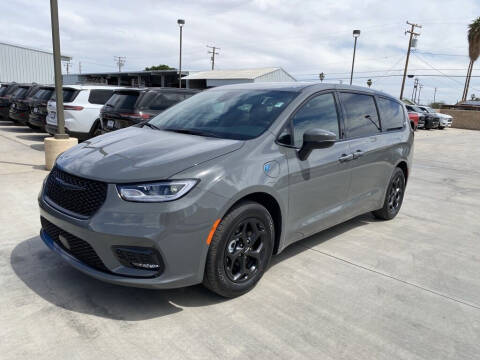 2023 Chrysler Pacifica Plug-In Hybrid for sale at Finn Auto Group in Blythe CA