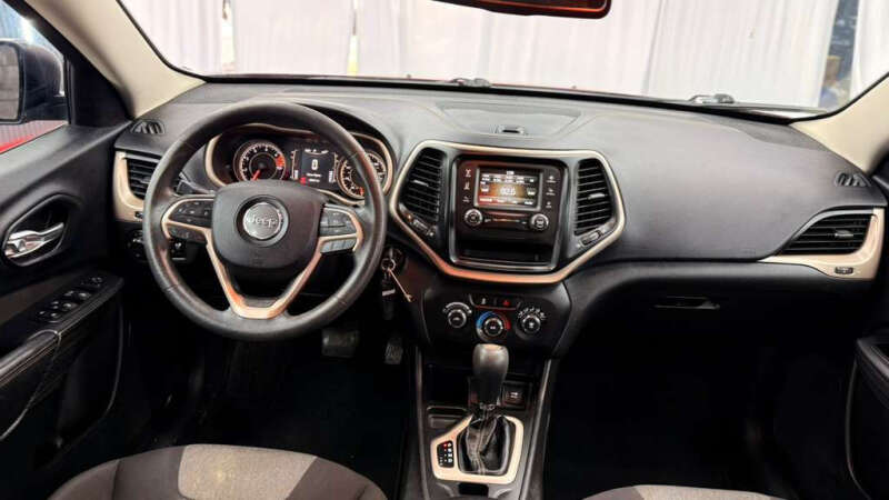 2017 Jeep Cherokee Sport