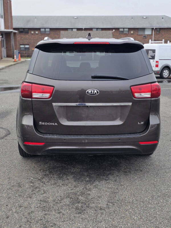 2018 Kia Sedona LX