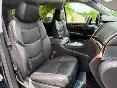 2018 Cadillac Escalade Luxury