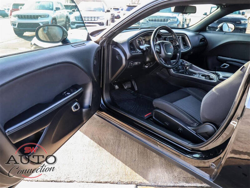 2021 Dodge Challenger SXT