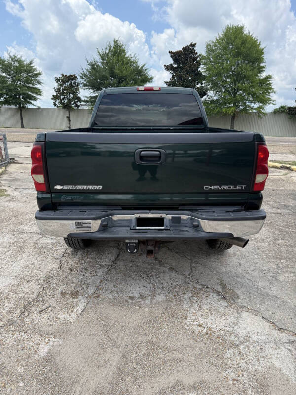 2004 Chevrolet Silverado 2500HD LS