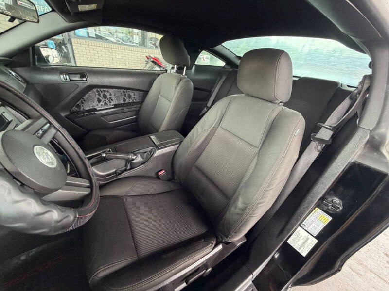 2010 Ford Mustang V6