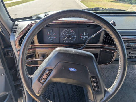1990 Ford F-150 XLT Lariat