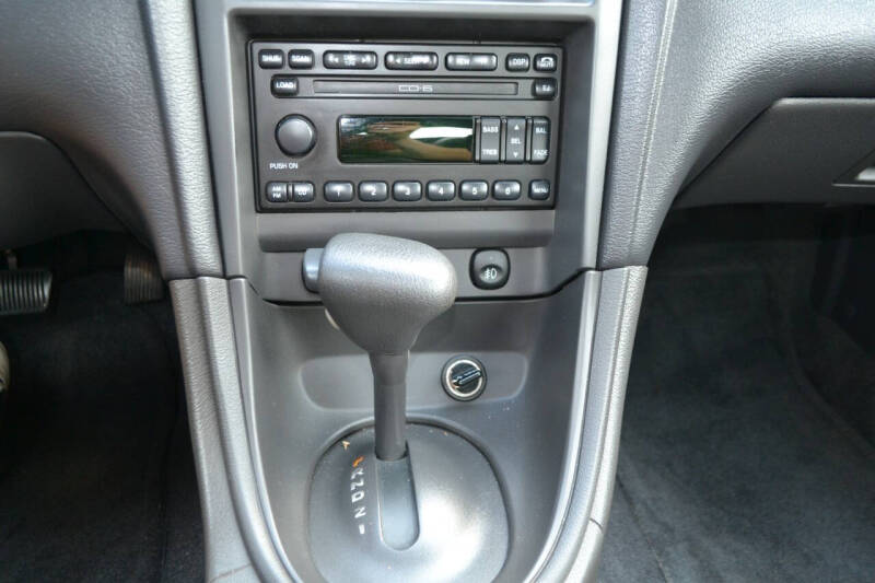 2003 Ford Mustang GT Deluxe