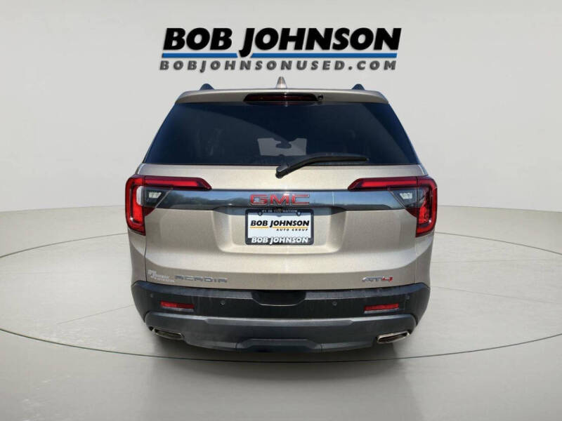 2022 GMC Acadia AT4