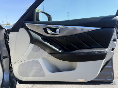 2015 Infiniti Q50 Premium