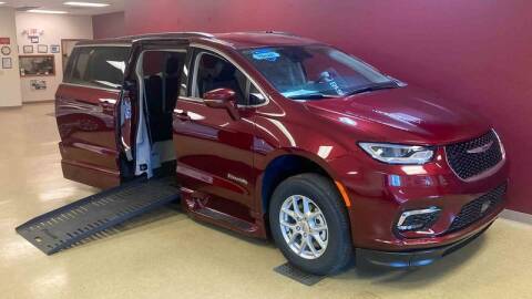 2022 Chrysler Pacifica for sale at A&J Mobility in Valders WI