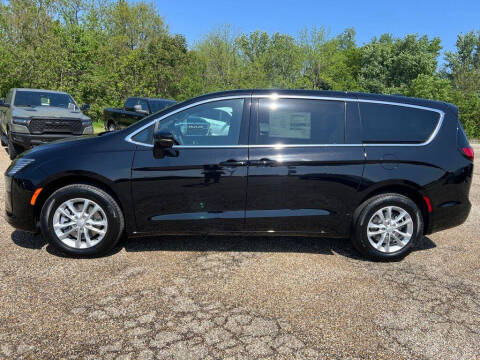 2027 Chrysler Pacifica Select